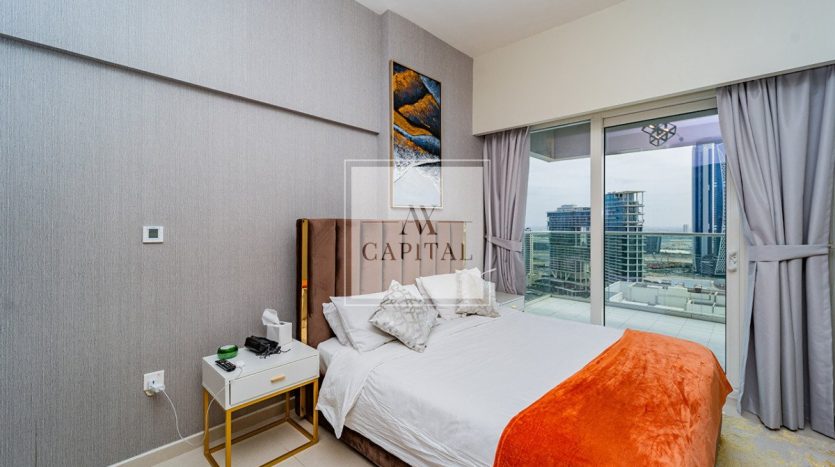Apartment on Business Bay, Dubai, 2 bedrooms, 84.8 m2 / per year