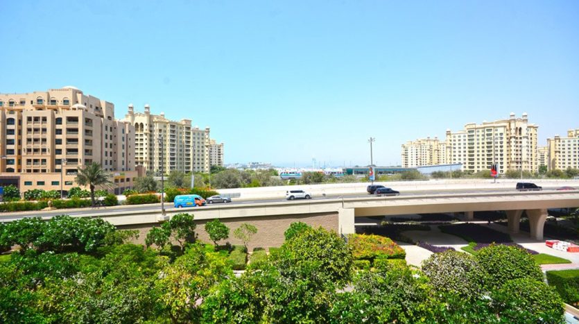 Apartment on Palm Jumeirah, Dubai, 1 bedroom, 121 m2 / per year