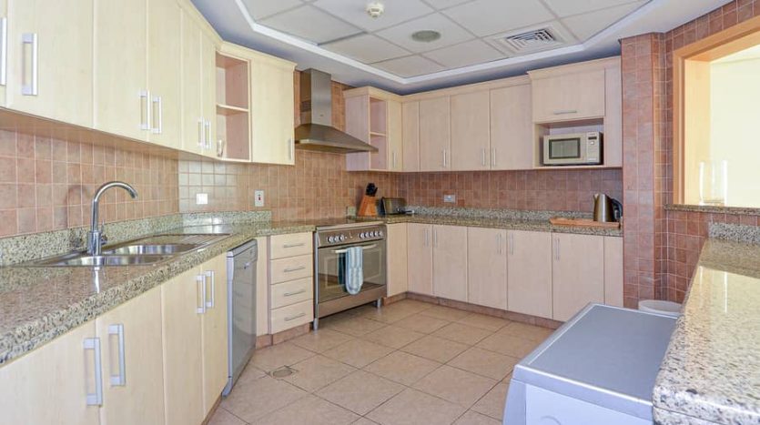 Квартира в Пальма Джумейра, Дубай, 3 спальни, 238 м2 / в год