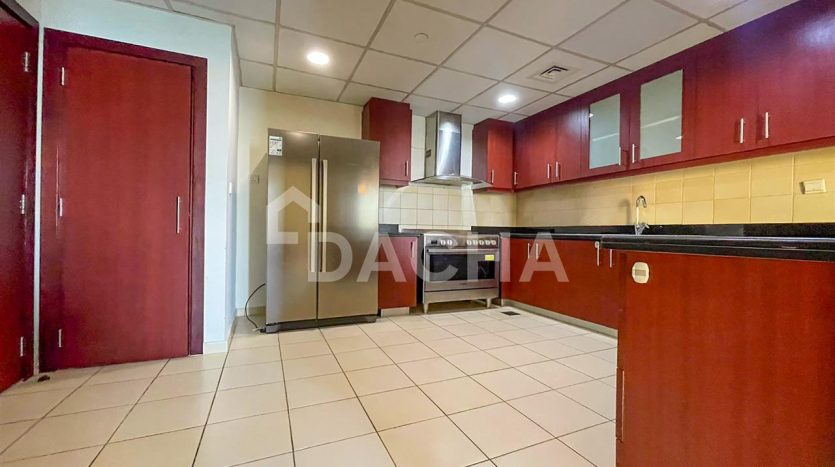Apartment on Jumeirah Beach Residence, Dubai, 3 bedrooms, 182.1 m2 / per year