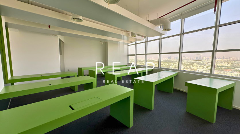 Office on Jumeirah Lake Towers, Dubai, 163.2 m2 / per year