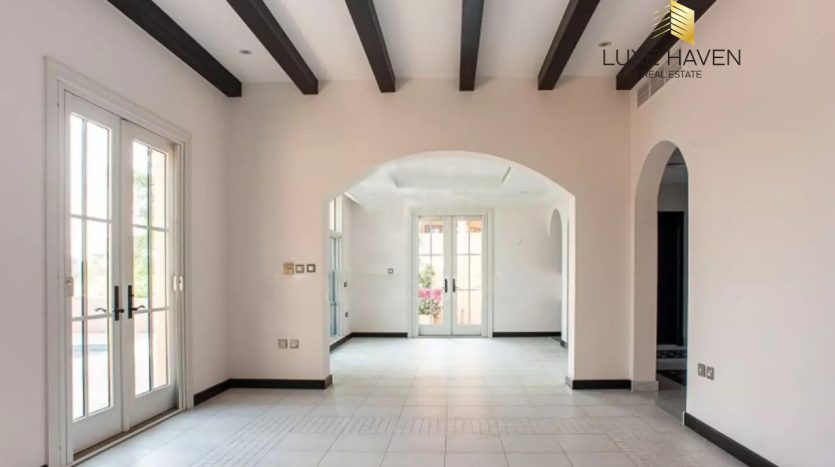 Villa on Jumeirah Golf Estates, Dubai, 4 bedrooms, 345.32 m2  | Foto 1