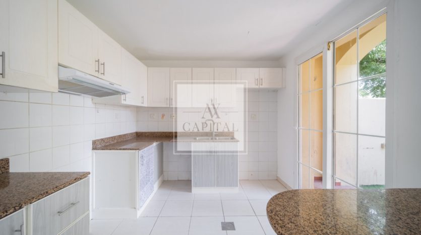Villa on The Springs, Dubai, 3 bedrooms, 250.7 m2 / per year