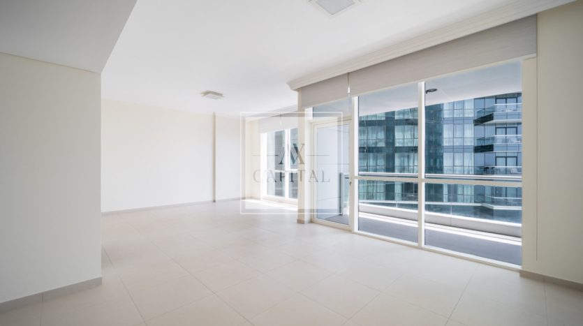 Apartment on Jumeirah Beach Residence, Dubai, 2 bedrooms, 159.1 m2 / per year