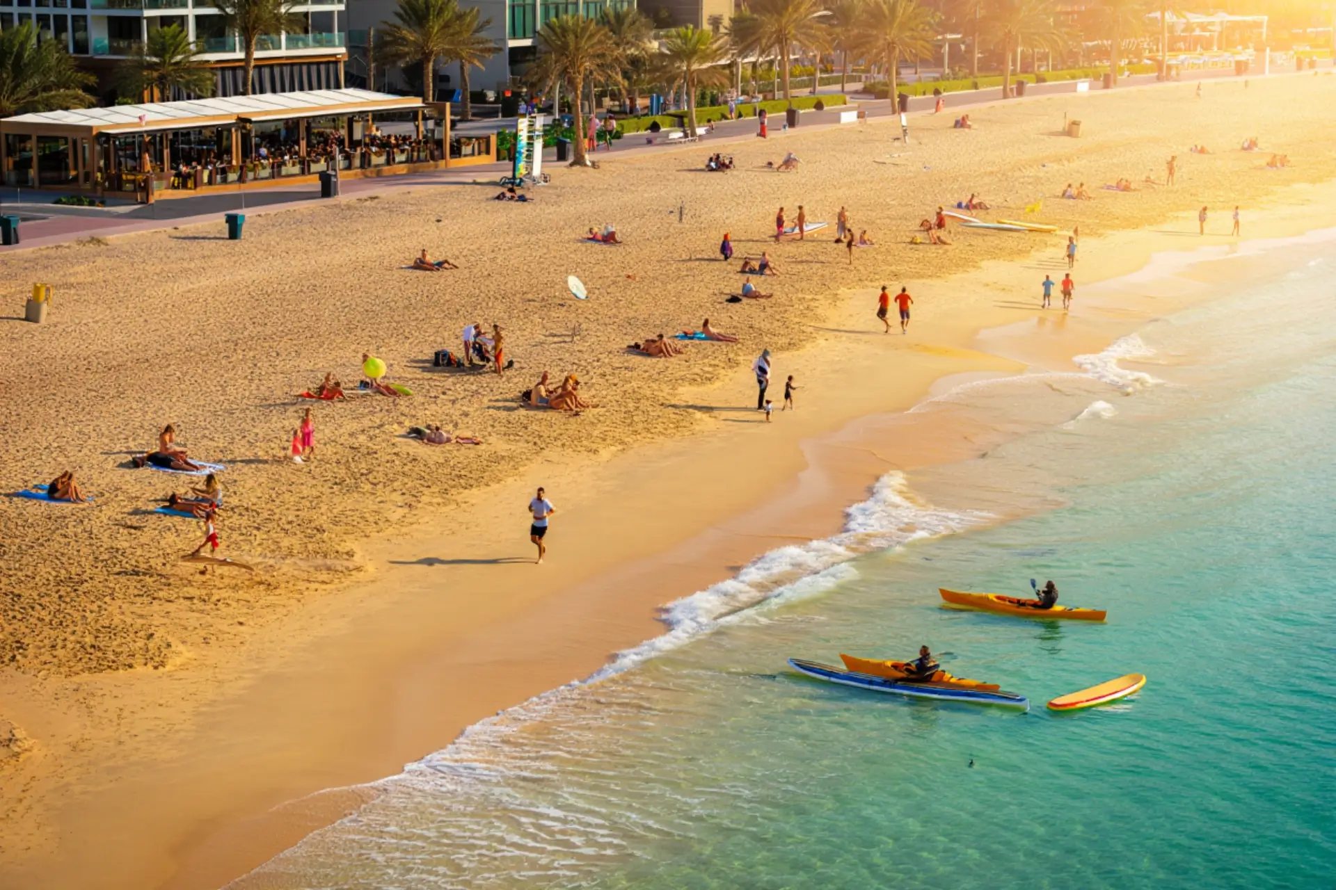 Ваш ключ к Jumeirah Open Beach: Как добраться, отдохнуть и жить у моря