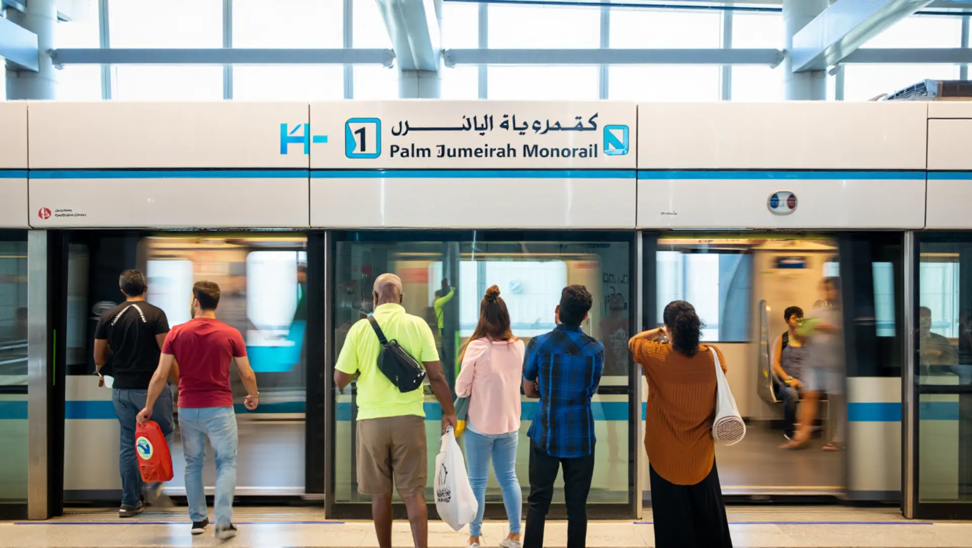 Советы по использованию общественного транспорта для поездки на остров Пальма Джумейра